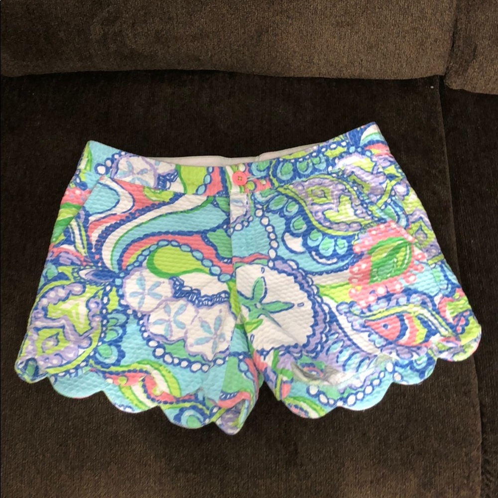 Lilly Pulitzer buttercup scallop shorts